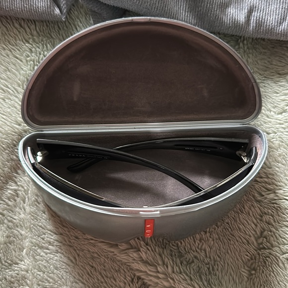 Prada lovers😎 - Picture 6 of 6